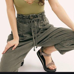 Free People Pleated Trouser - Army Green